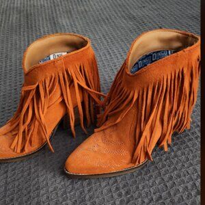 NWT- Suede Dingo Fringe Ankle Boots- burnt orange, size 8M